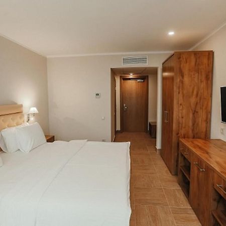 Amza Park Hotel Gagry Zewnętrze zdjęcie