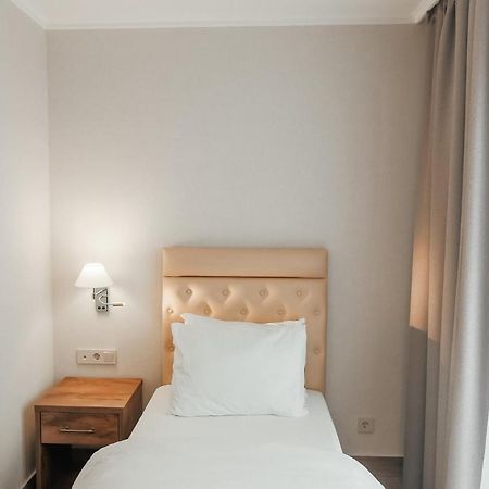 Amza Park Hotel Gagry Zewnętrze zdjęcie