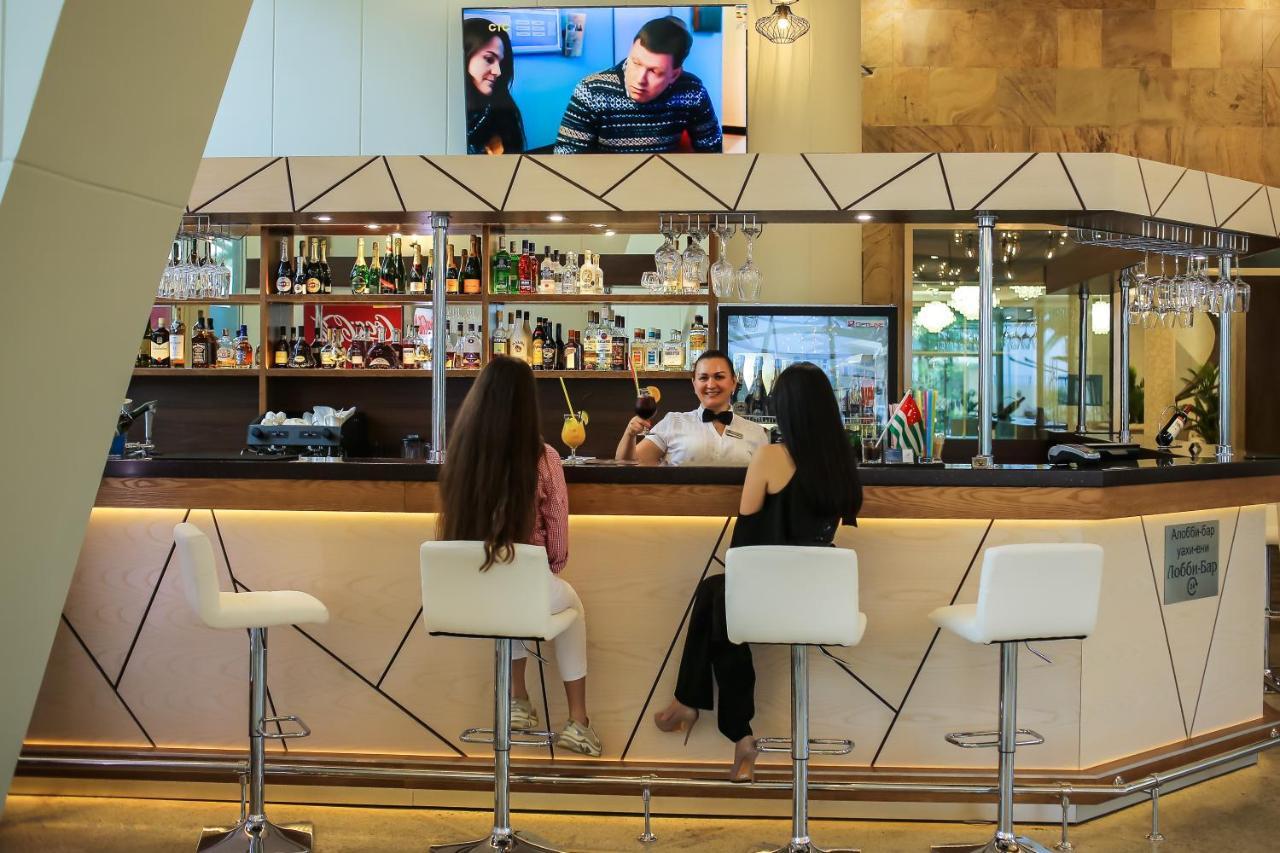 Amza Park Hotel Gagry Zewnętrze zdjęcie
