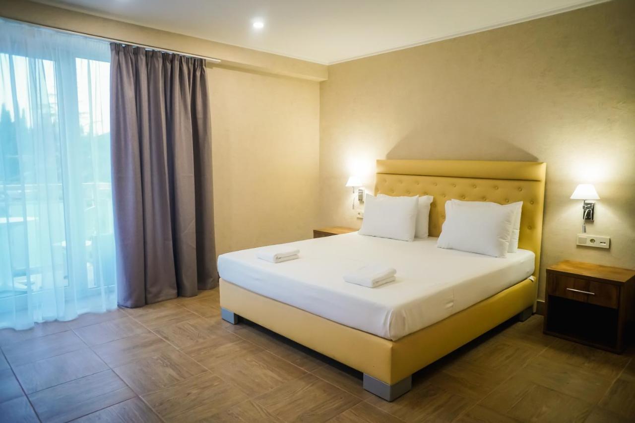 Amza Park Hotel Gagry Zewnętrze zdjęcie