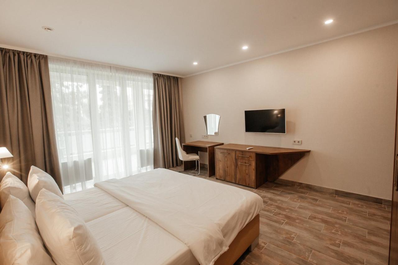 Amza Park Hotel Gagry Zewnętrze zdjęcie
