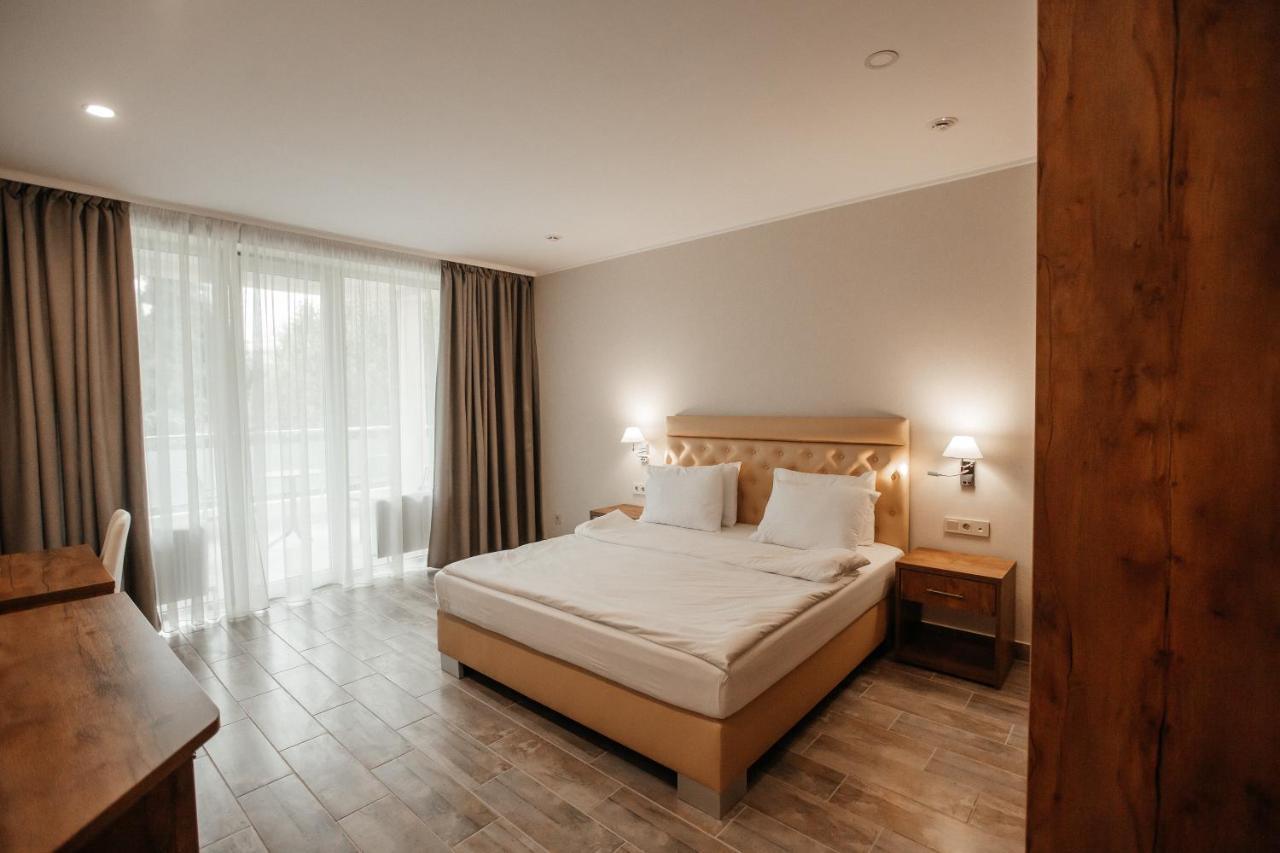 Amza Park Hotel Gagry Zewnętrze zdjęcie