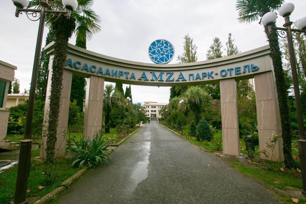 Amza Park Hotel Gagry Zewnętrze zdjęcie
