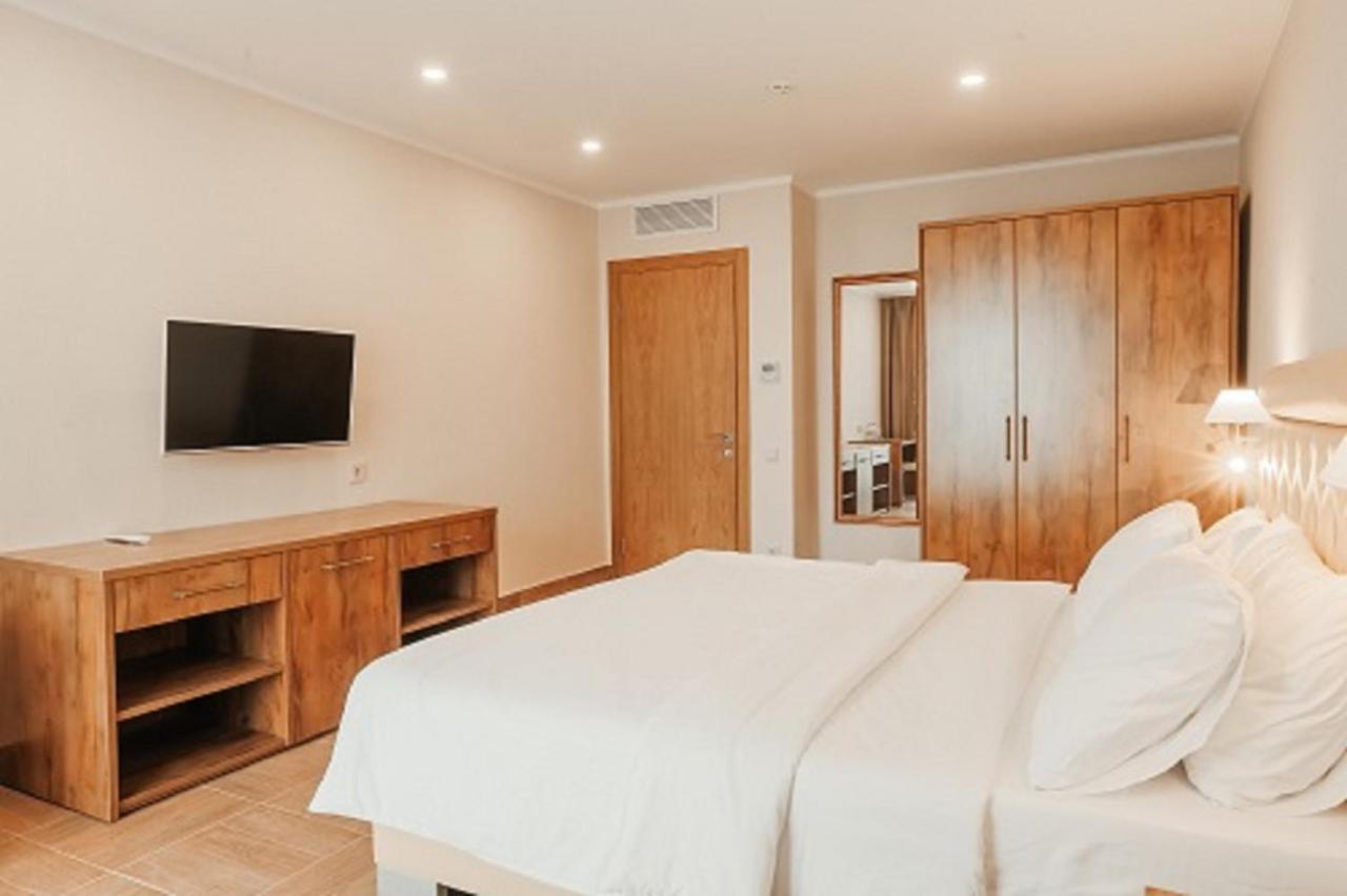 Amza Park Hotel Gagry Zewnętrze zdjęcie