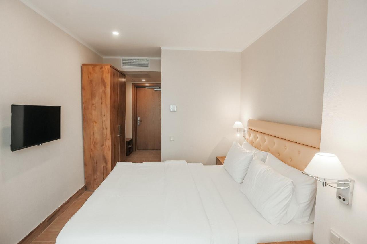 Amza Park Hotel Gagry Zewnętrze zdjęcie