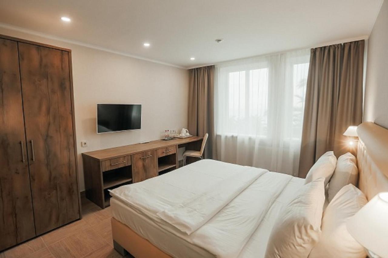 Amza Park Hotel Gagry Zewnętrze zdjęcie