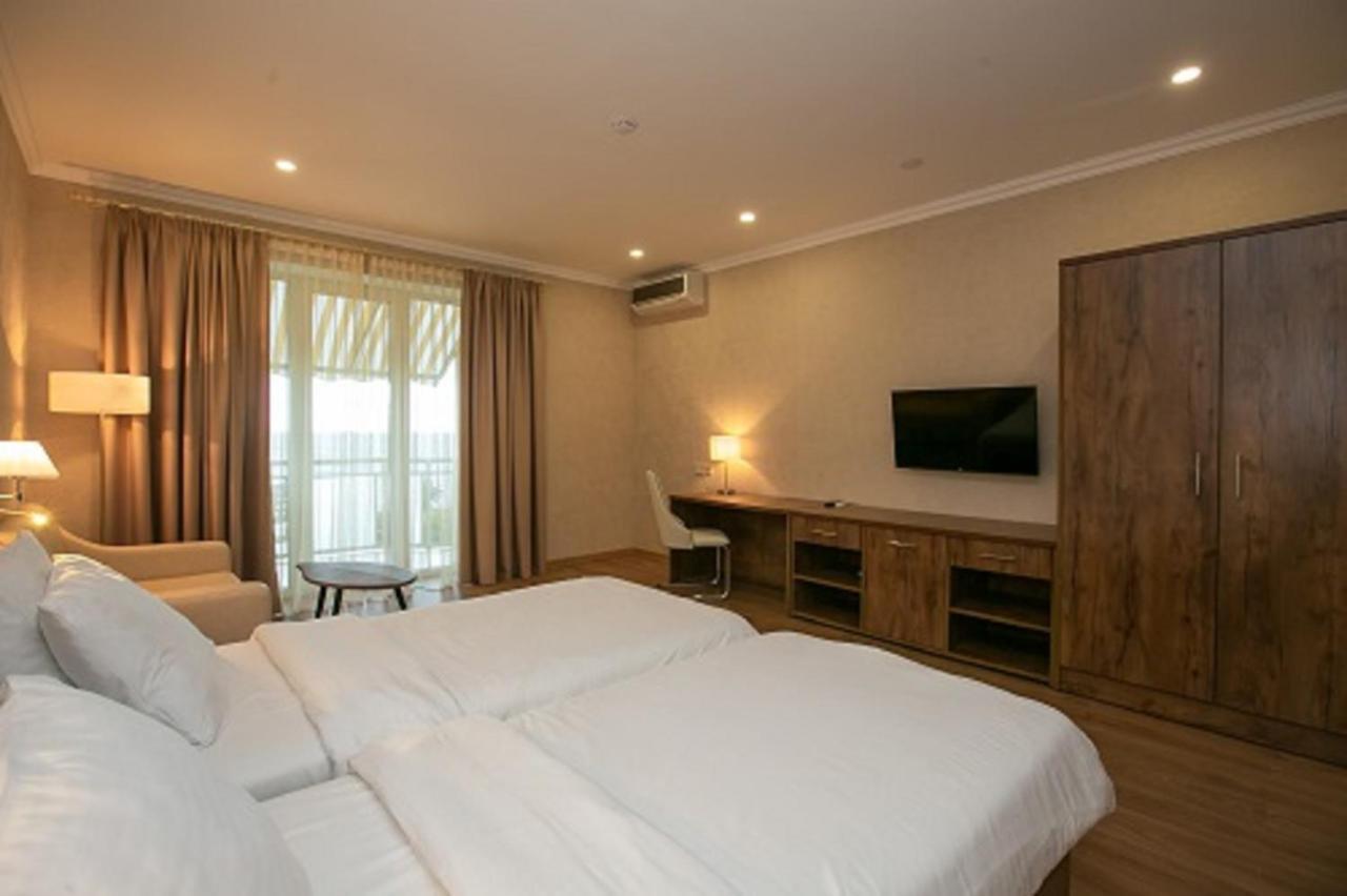 Amza Park Hotel Gagry Zewnętrze zdjęcie