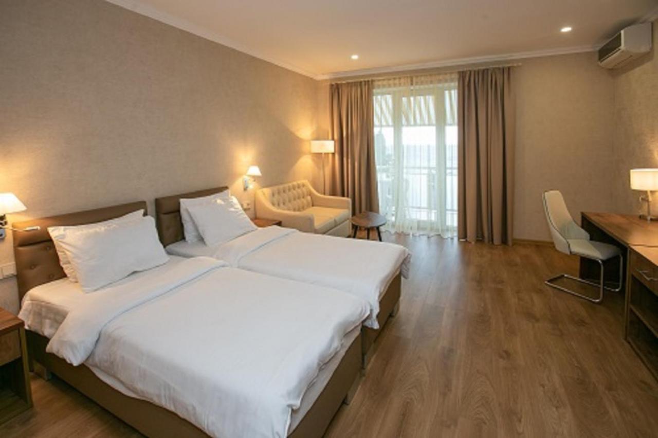 Amza Park Hotel Gagry Zewnętrze zdjęcie