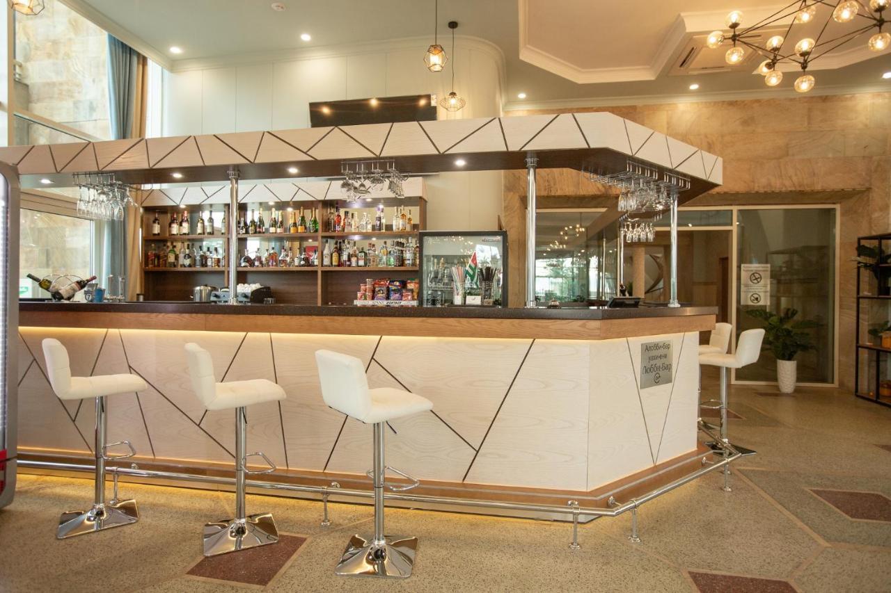 Amza Park Hotel Gagry Zewnętrze zdjęcie