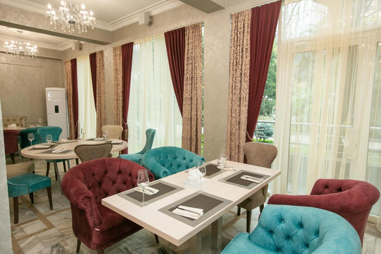 Amza Park Hotel Gagry Zewnętrze zdjęcie